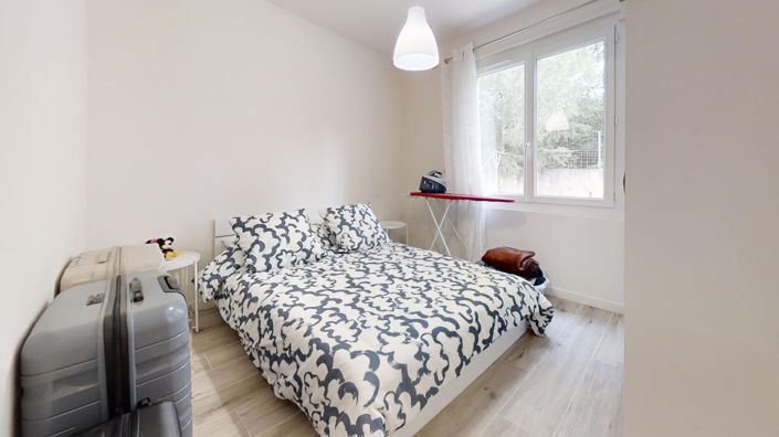 Image No.10-2 Bed House for sale