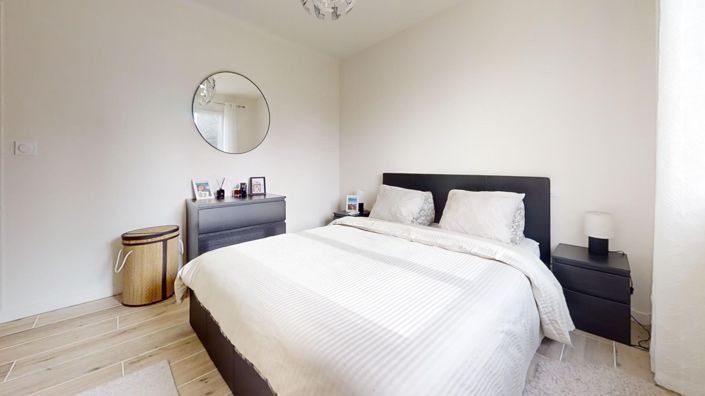 Image No.8-2 Bed House for sale