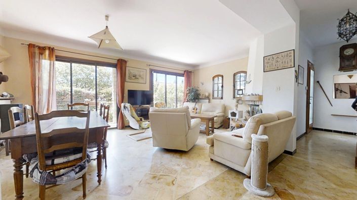 Image No.2-5 Bed House for sale