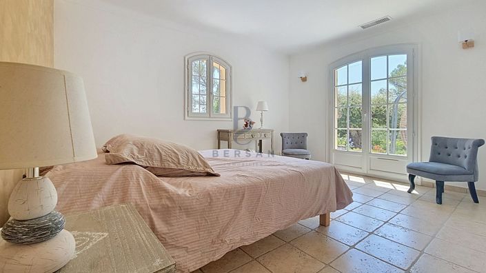 Image No.14-3 Bed House for sale