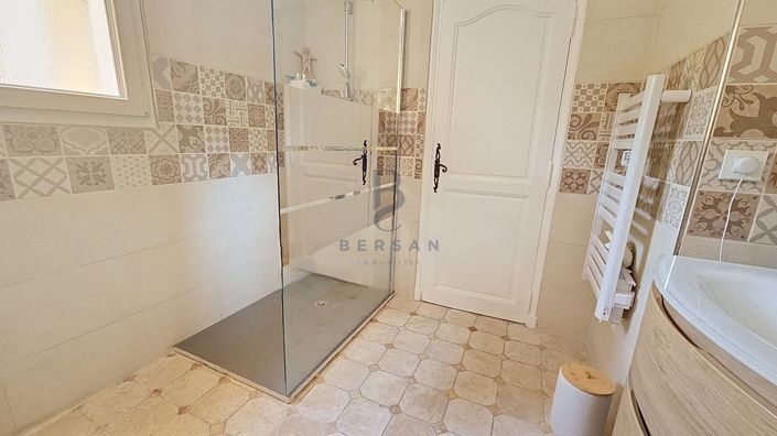 Image No.17-3 Bed House for sale
