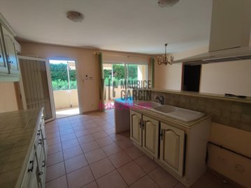 1 - Pernes-les-Fontaines, Apartment