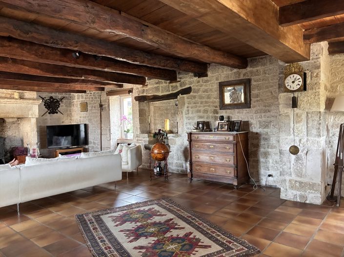Image No.12-6 Bed House for sale