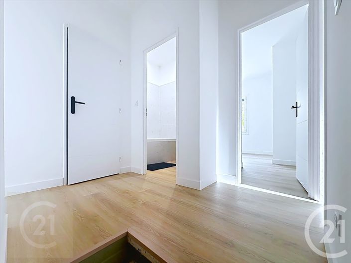Image No.12-3 Bed House for sale