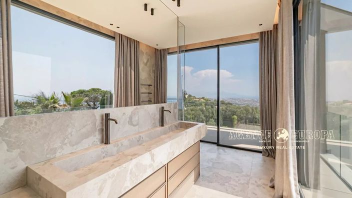 Image No.16-5 Bed House for sale