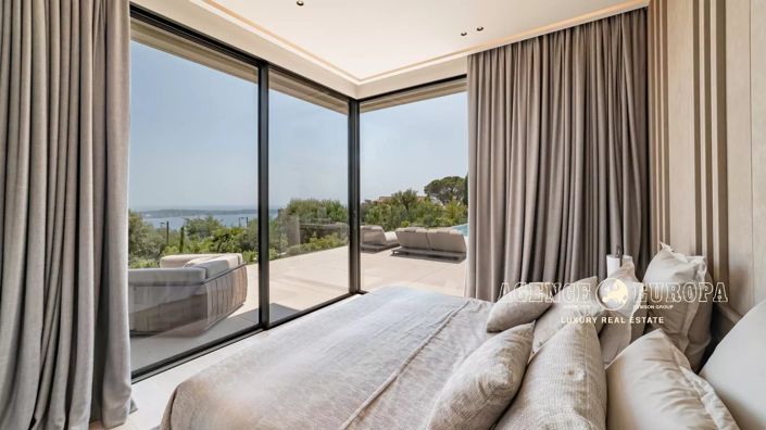 Image No.17-5 Bed House for sale