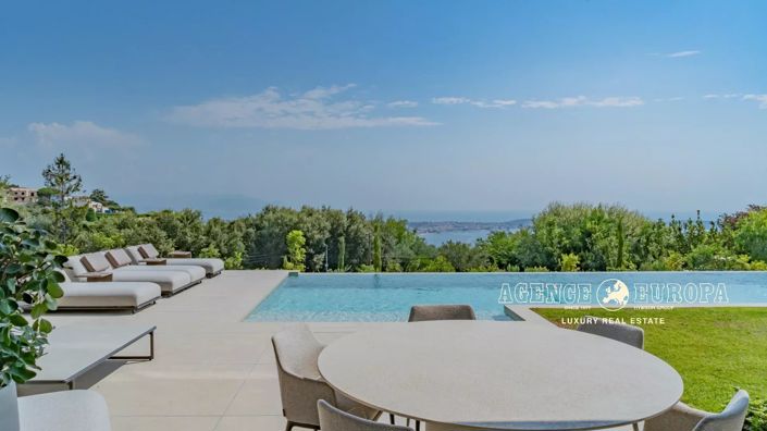 Image No.6-5 Bed House for sale