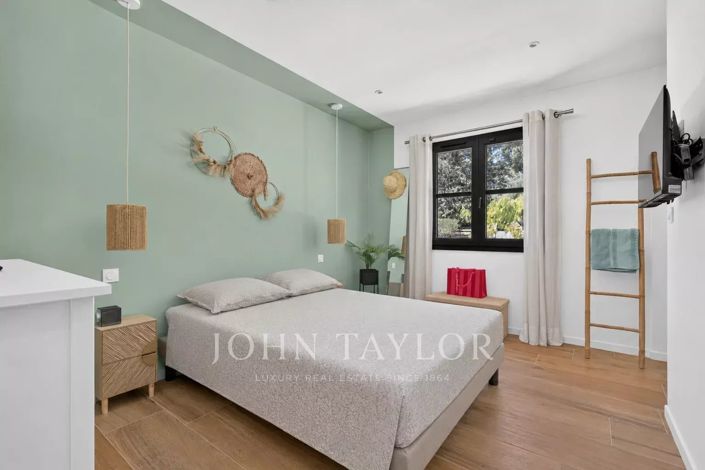 Image No.12-4 Bed House for sale