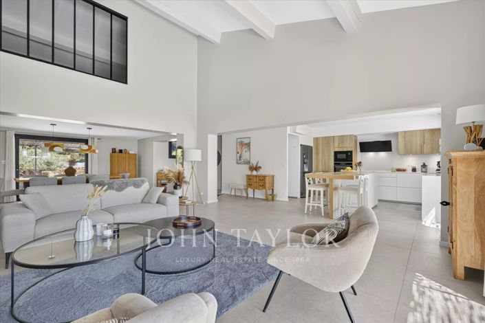 Image No.7-4 Bed House for sale