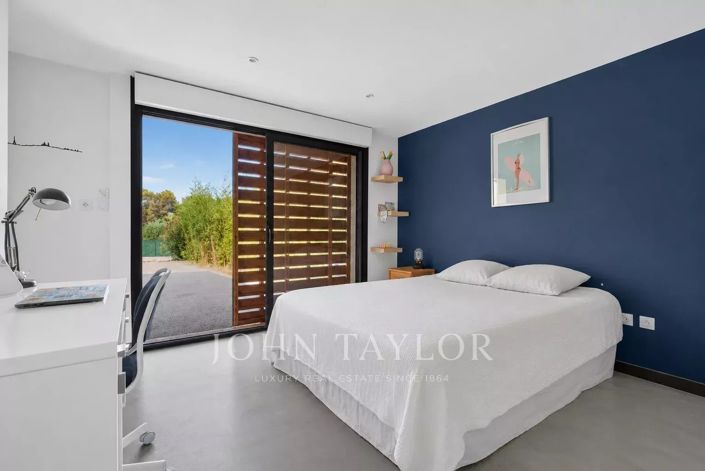 Image No.13-5 Bed House for sale