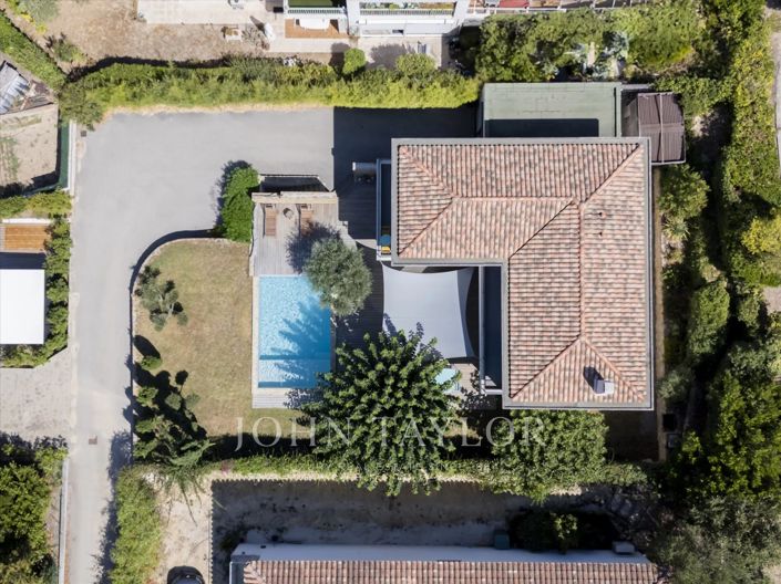 Image No.3-5 Bed House for sale