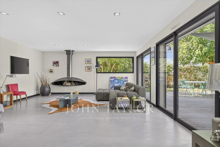 Image No.7-5 Bed House for sale
