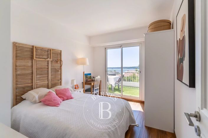 Image No.15-3 Bed Apartment for sale