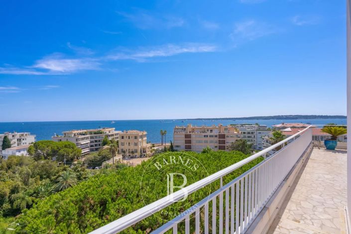 Image No.20-3 Bed Apartment for sale