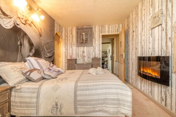 Image No.9-3 Bed House for sale