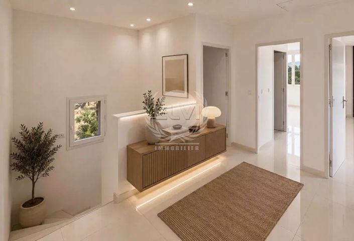 Image No.10-5 Bed House for sale