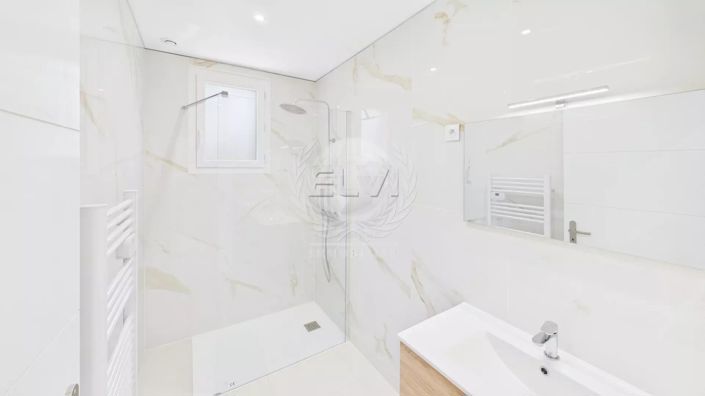 Image No.19-5 Bed House for sale