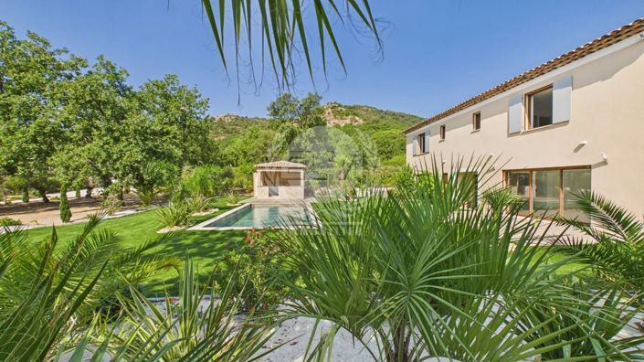 Image No.2-5 Bed House for sale