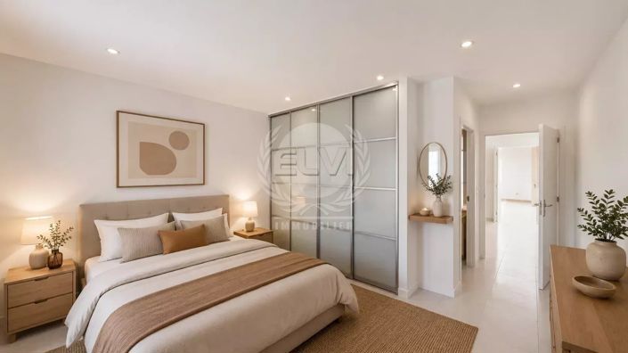 Image No.21-5 Bed House for sale