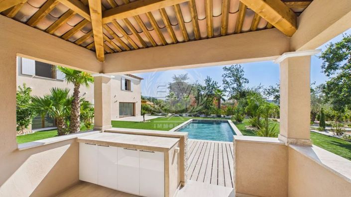 Image No.22-5 Bed House for sale