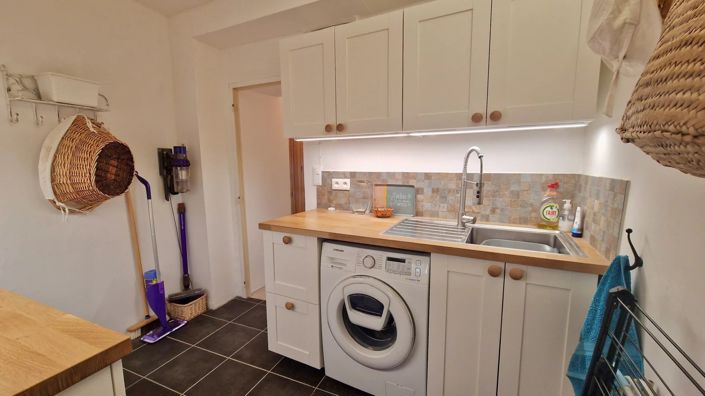 Image No.8-4 Bed House for sale