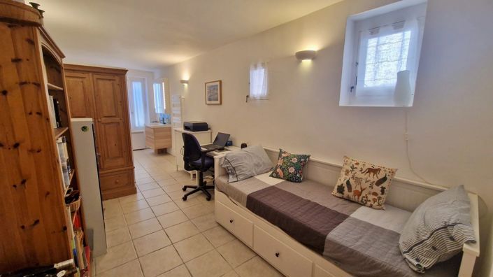 Image No.9-4 Bed House for sale