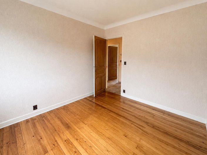 Image No.8-House for sale