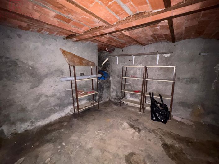 Image No.16-1 Bed House for sale