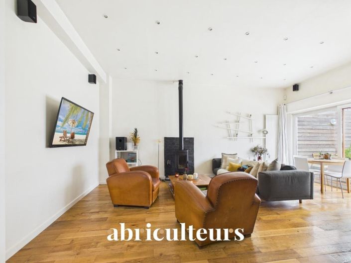 Image No.6-3 Bed House for sale