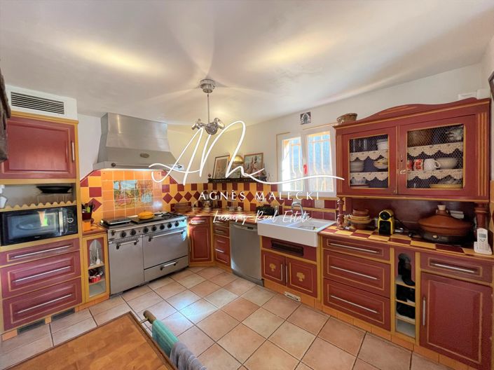 Image No.7-3 Bed House for sale