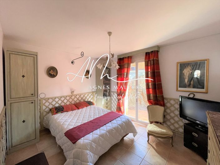 Image No.8-3 Bed House for sale