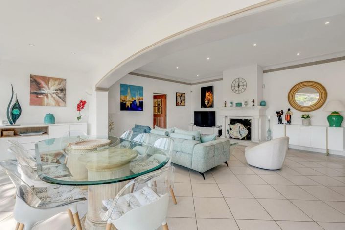 Image No.24-4 Bed House for sale