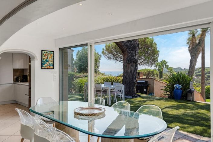 Image No.25-4 Bed House for sale
