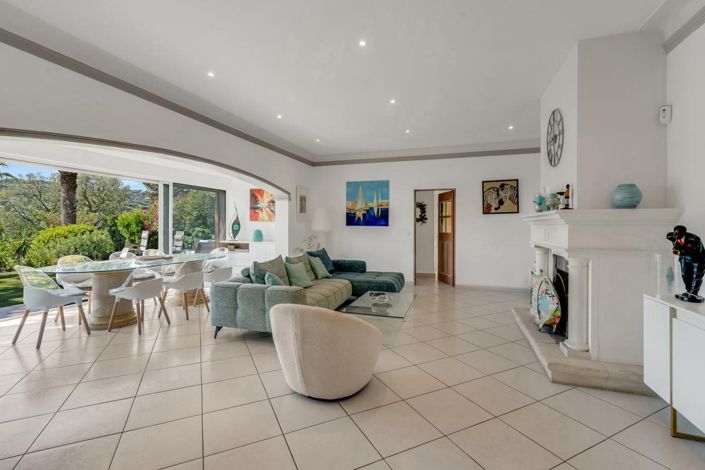 Image No.3-4 Bed House for sale