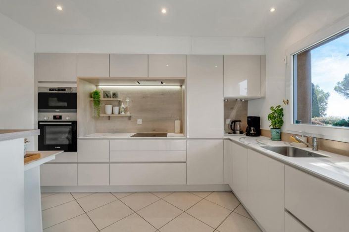 Image No.5-4 Bed House for sale