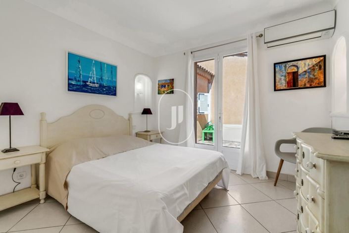 Image No.9-4 Bed House for sale