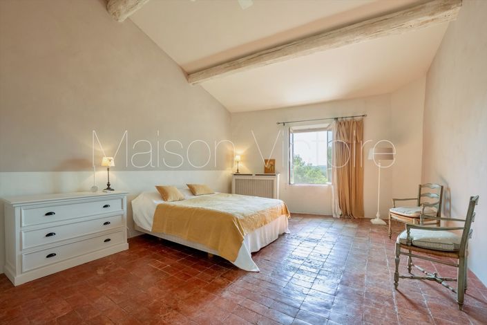 Image No.25-4 Bed House for sale