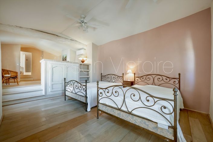 Image No.27-4 Bed House for sale