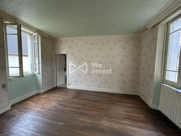 Image No.8-6 Bed House for sale