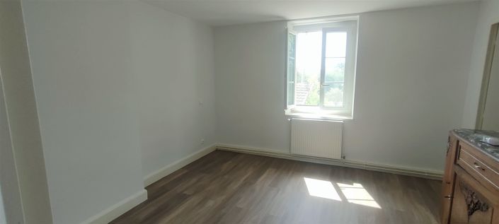 Image No.10-4 Bed House for sale