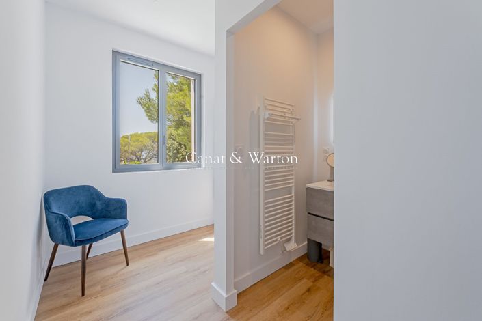 Image No.18-4 Bed House for sale
