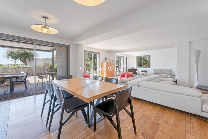 Image No.9-4 Bed House for sale