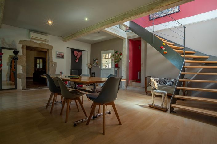 Image No.10-6 Bed House for sale