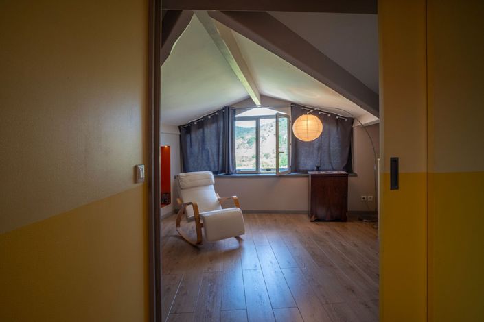 Image No.14-6 Bed House for sale