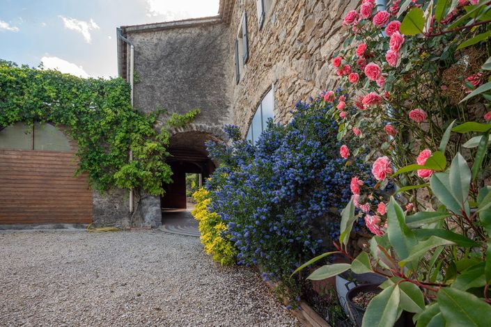 Image No.19-6 Bed House for sale