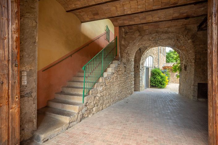 Image No.3-6 Bed House for sale