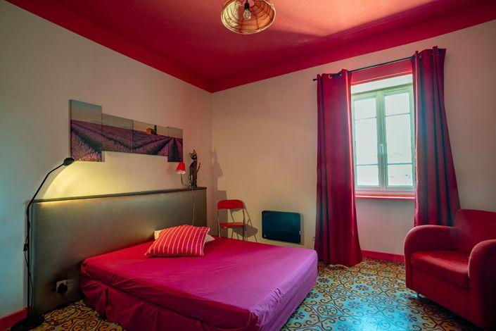 Image No.7-6 Bed House for sale