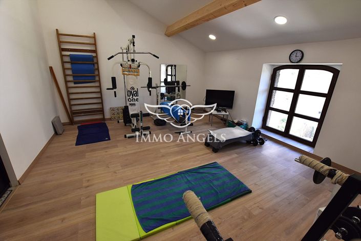 Image No.21-5 Bed Property for sale