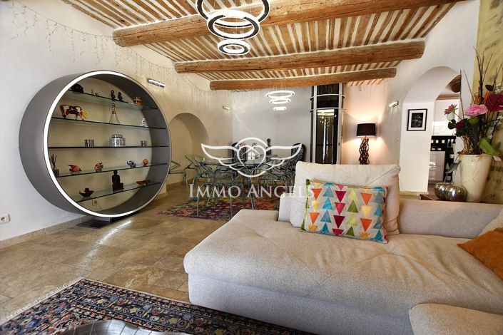 Image No.6-5 Bed Property for sale