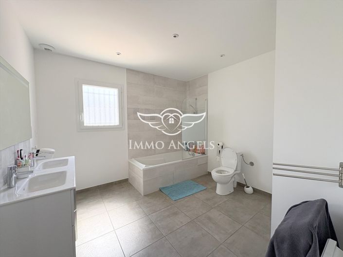 Image No.10-4 Bed House for sale
